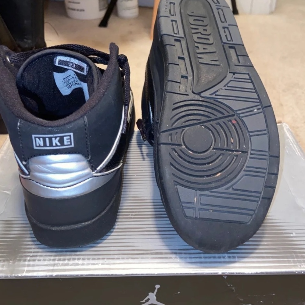 Kids sneakers